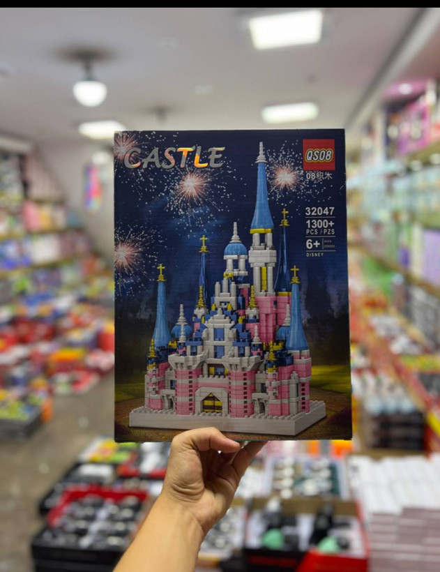 لگو قلعه فروزن تعداد قطعه ۱۳۰۰ کد ۳۲۰۳۷