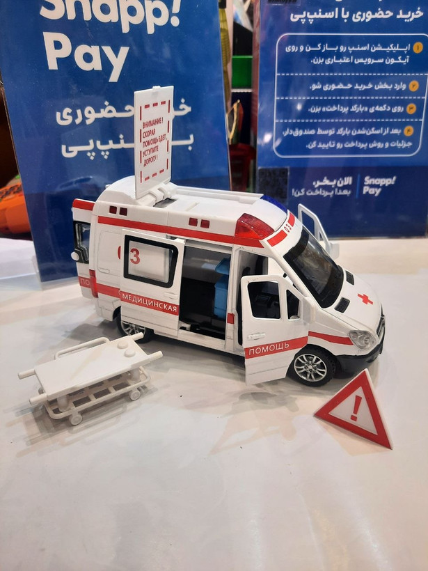 آمبولانس فلزی دربازشو چراغدار و موزیکال